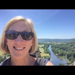 Meet your Posher, Catherine